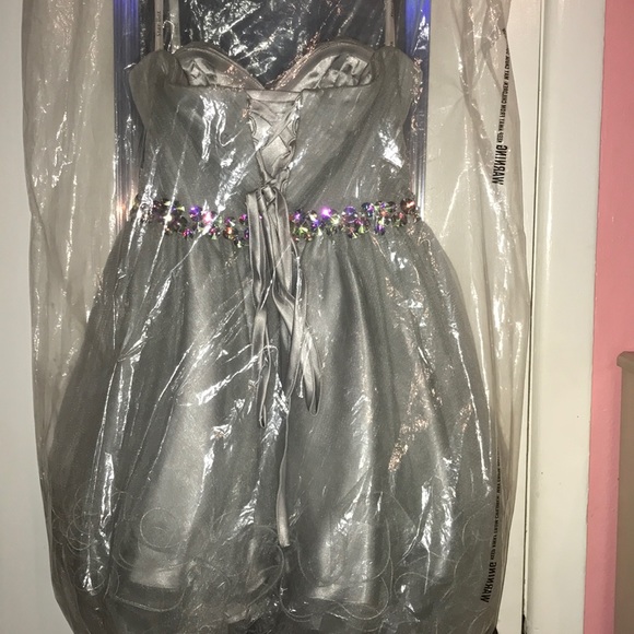 Dress - Picture 2 of 2